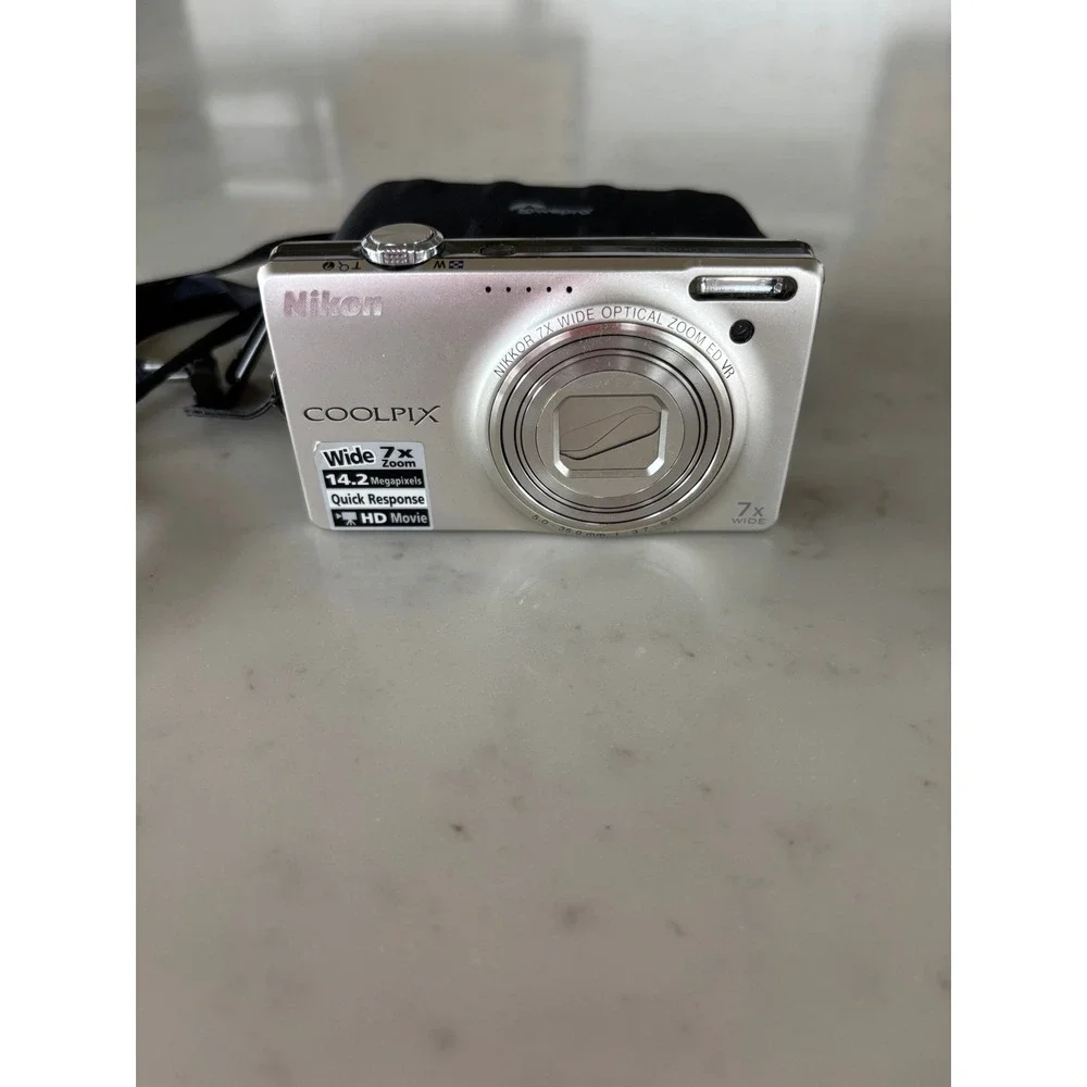 Nikon Coolpix S6000 Digital Camera 14.2MP 7x Zoom Silver with Lowepro Case